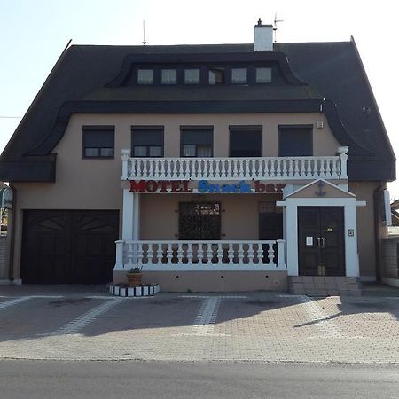 Motel Kotva Ivanka pri Dunaji Exterior foto